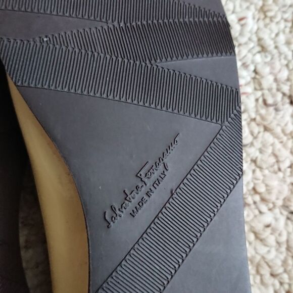 Salvatore Ferragamo beige Patent Leather wedges size 7.5 - Picture 7 of 12